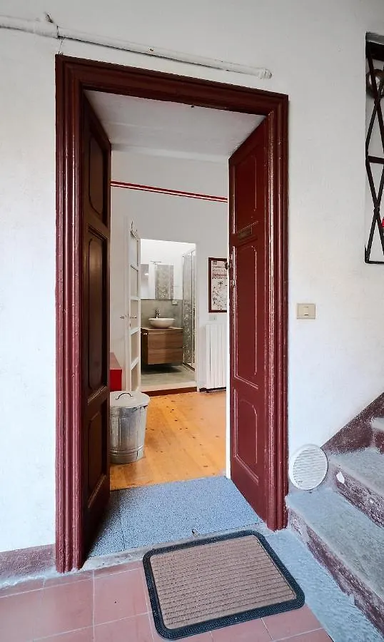 Xenia Apartments - Central Studio Apartment In Navigli Area Milan