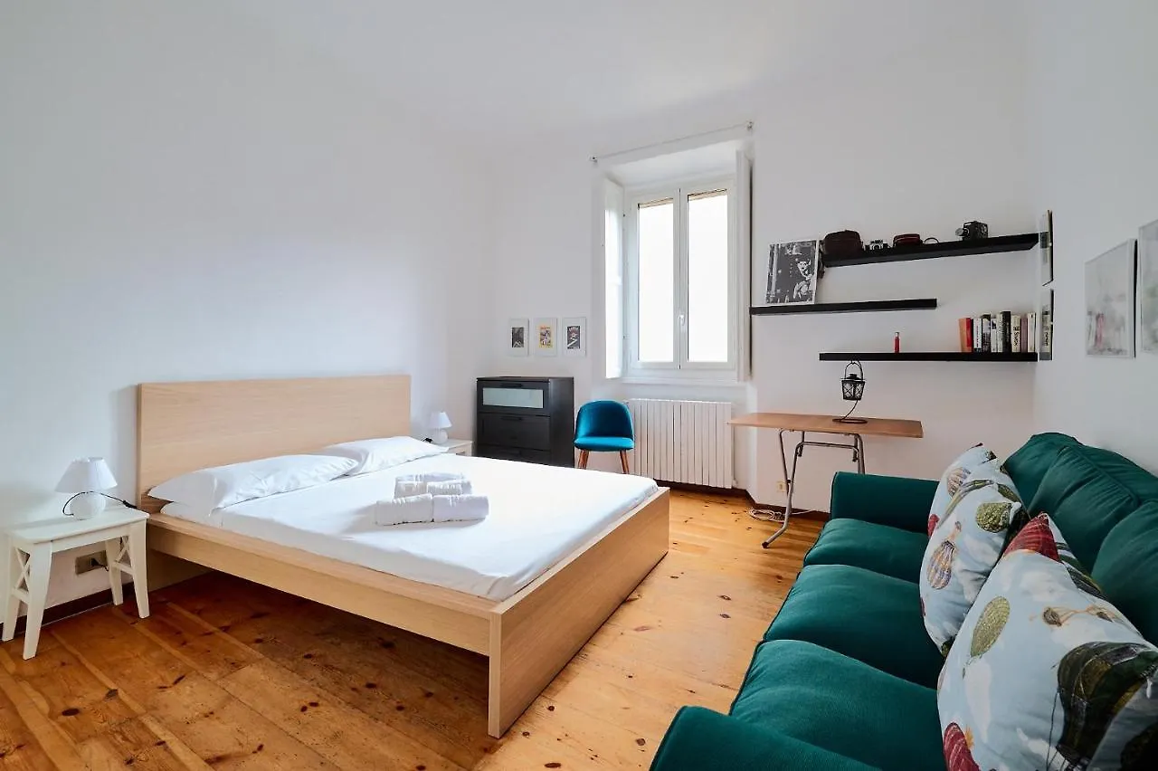 Xenia Apartments - Central Studio Apartment In Navigli Area Milan Italy